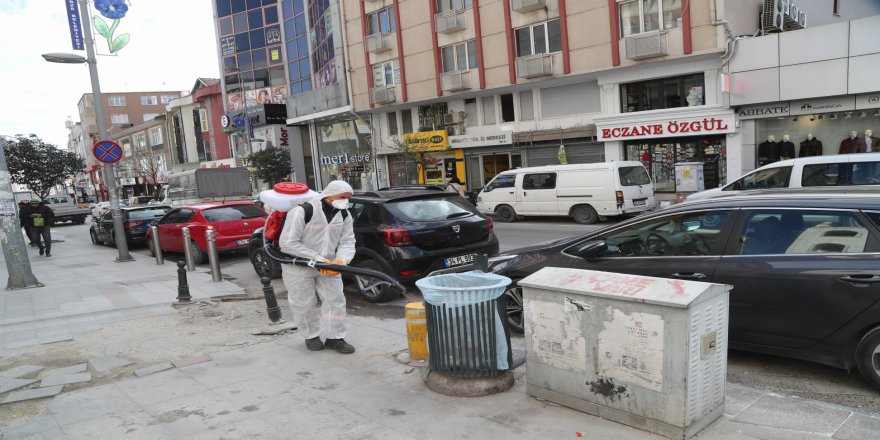 Gebze Belediyesi dezenfekte ediyor