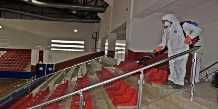 Spor Tesisleri İlaçlanıyor