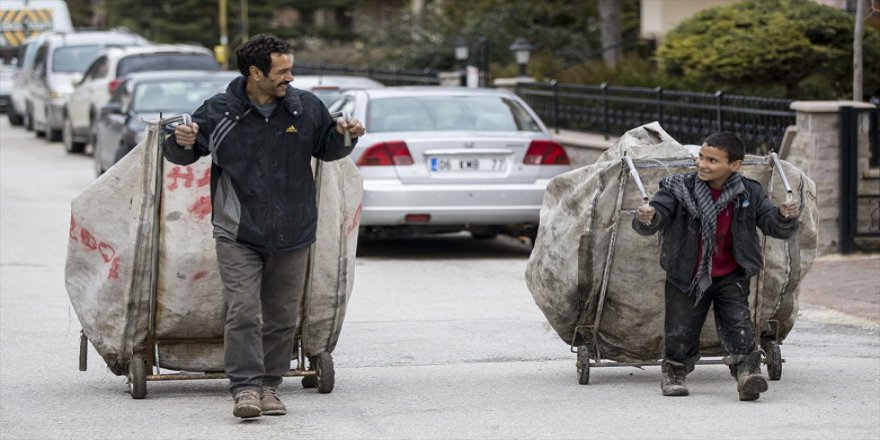 Kağıt toplayıcılarına sahip çıktı
