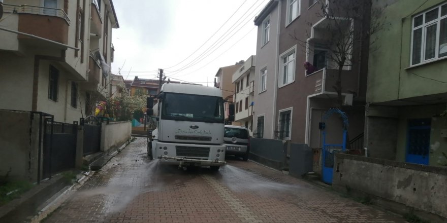 Darıca Belediyesi her mahalleyi dezenfekte ediyor