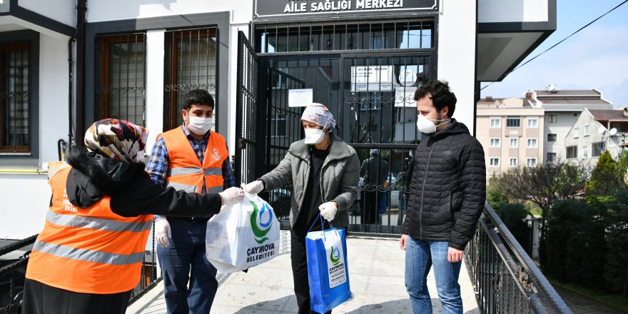 Emniyete ve sağlıkçılara maske