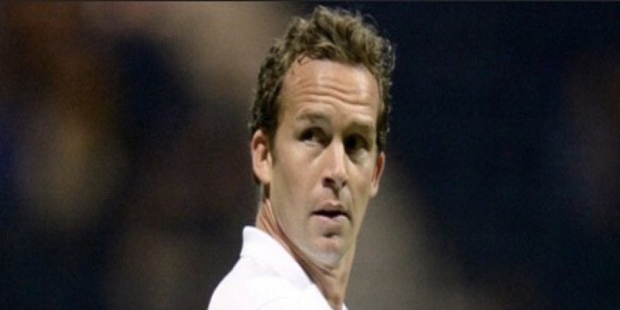 Eski futbolcu gönüllü sağlıkçı oldu