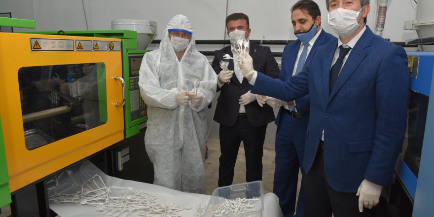 Koronavirüsle mücadele seferberliğine tüm plastik meslek liseleri katılıyor