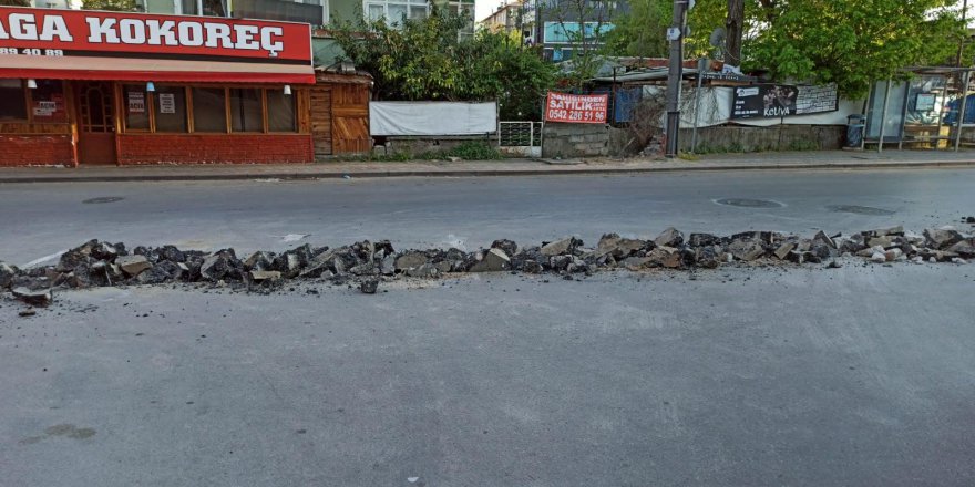 Yolu kazıp öylece bırakıp gittiler!