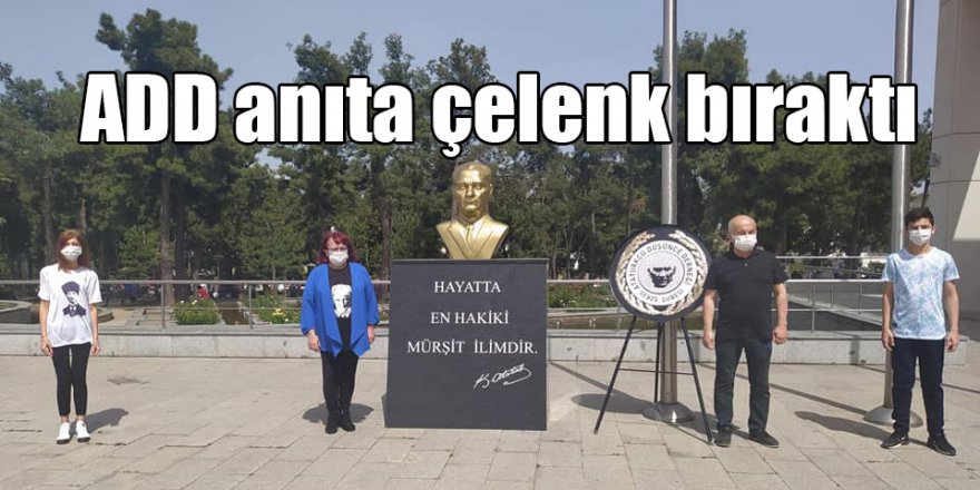 ADD anıta çelenk bıraktı
