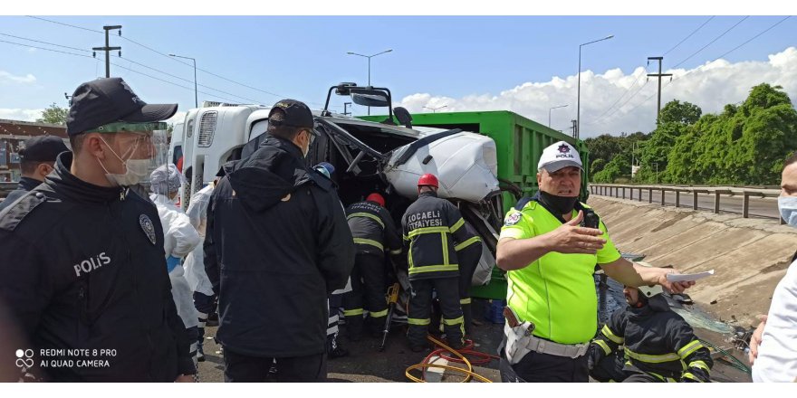 Çöp kamyonu devrildi: 1 ölü, 1 yaralı