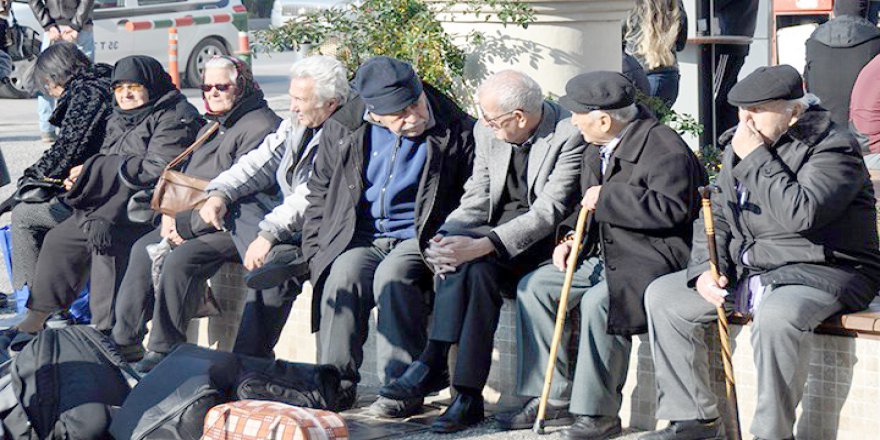 65 yaş ve üstü bu saatlerde dışarı çıkacak