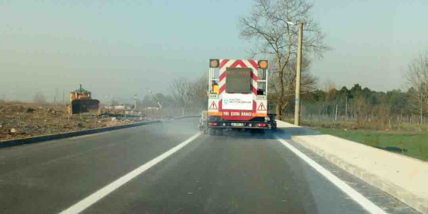 Yollar çevreci boyalar ile boyanıyor