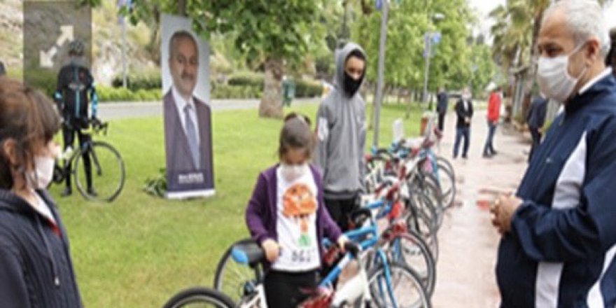 Büyükgöz çocukları sevindirdi