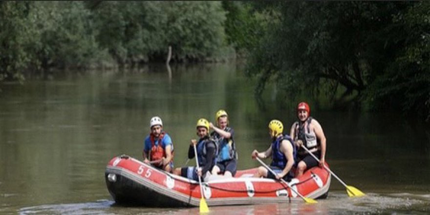 Raftingde sosyal mesafe düzeni