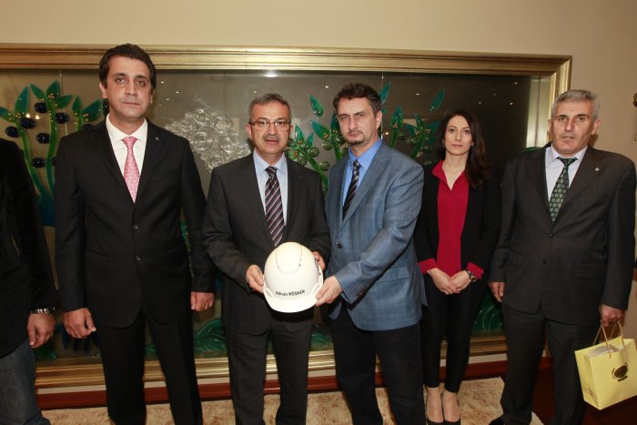 Başkan Köşker’in makamı boş kalmıyor