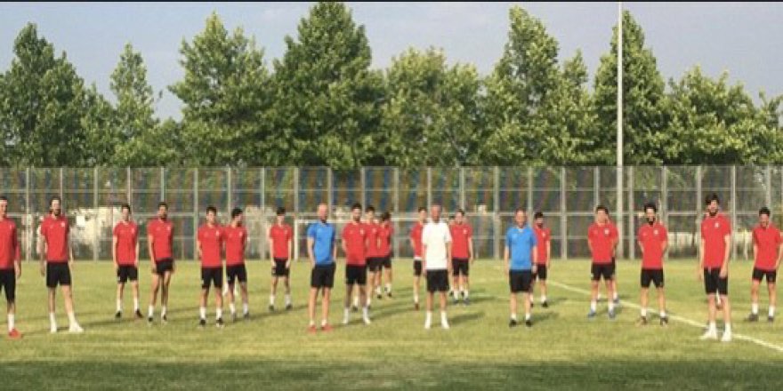 Gölcükspor sahaya indi