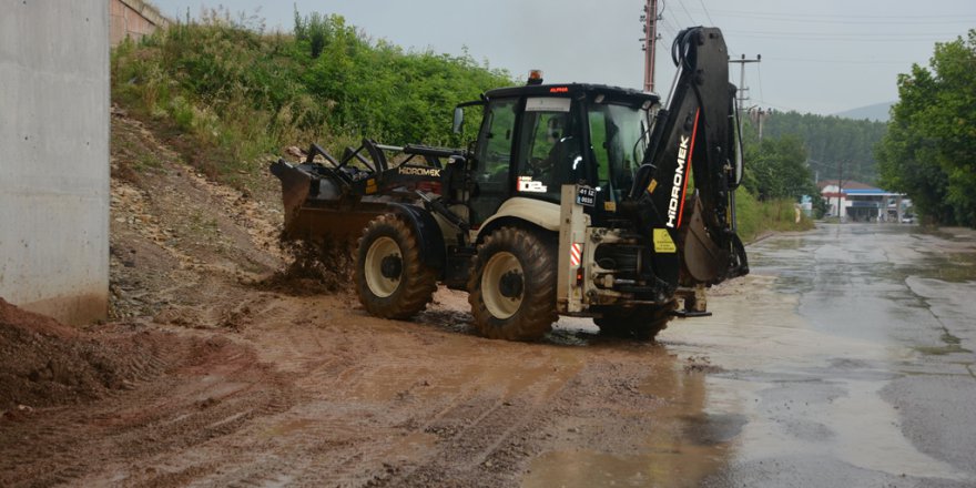 İzmit Belediyesi, sağanağa karşı nöbette