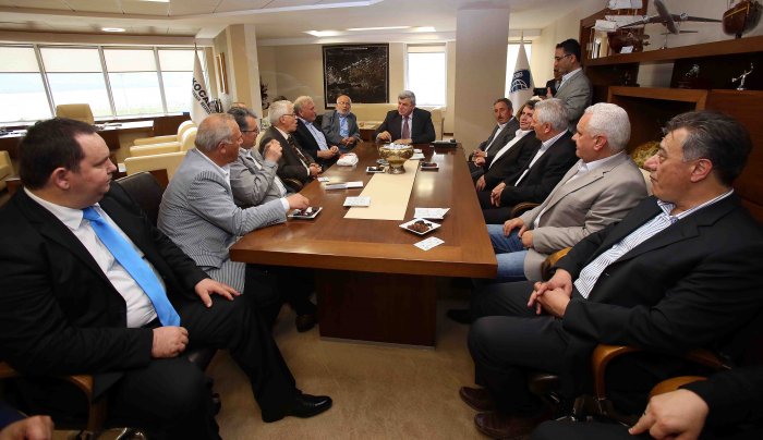 Eski belediye başkanlarından hayırlı olsun ziyareti