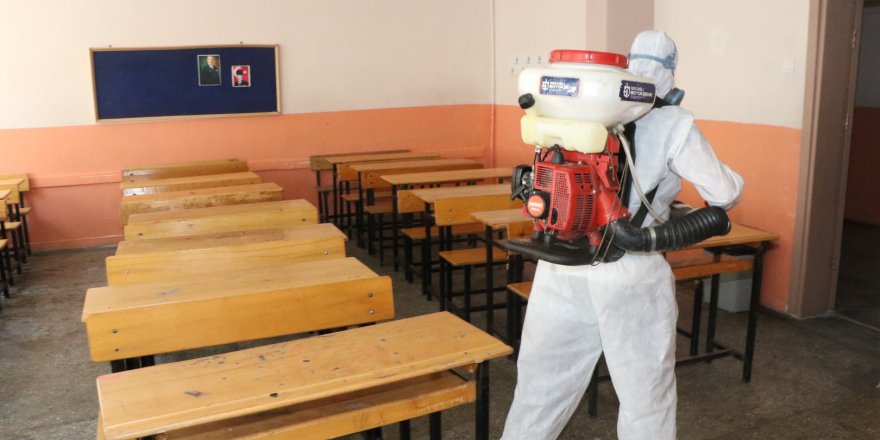 YKS öncesi okullar dezenfekte edildi