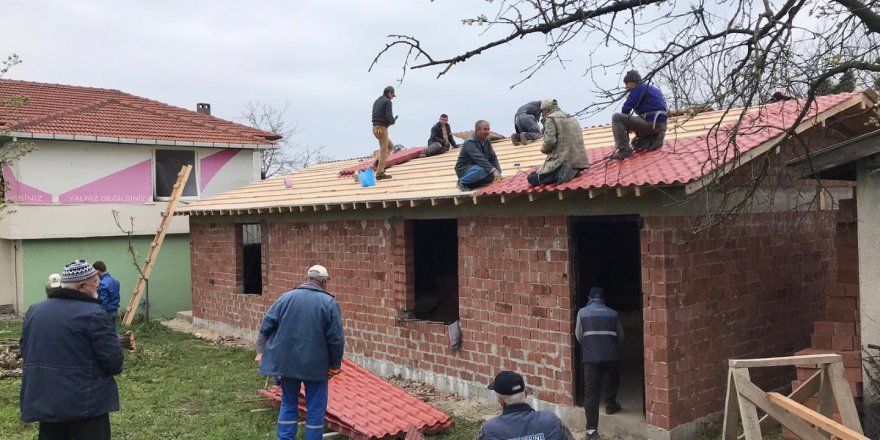 Köy tesisleri imece usulü inşa ediliyor