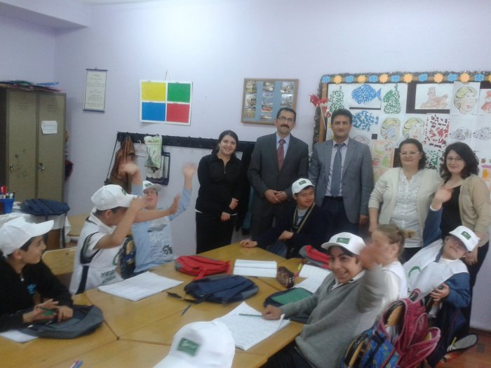 Yeşilay Engelliler Haftasında öğrencileri unutmadı