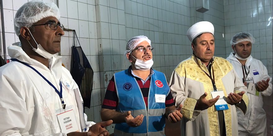 “Kurbanlarınızı vekâleten Türkiye’de kesiyor ve dağıtıyoruz”