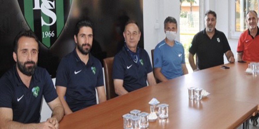 Antrenörler maaş bekliyor