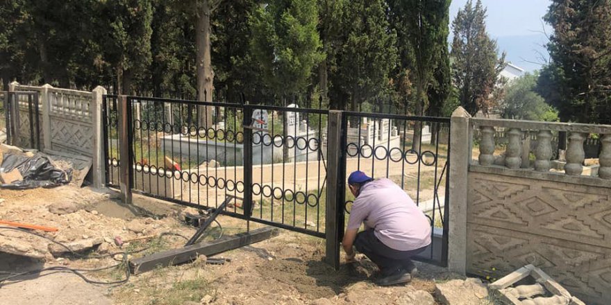 Mezarlıklar bayrama hazırlanıyor