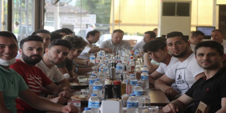 Karamürselspor veda yemeğinde buluştu