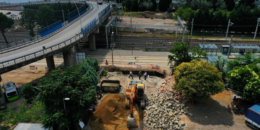 Yaya geçidinde çalışmalar sürüyor