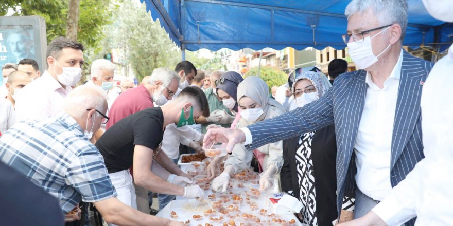Ayasofya için lokma dağıtıldı