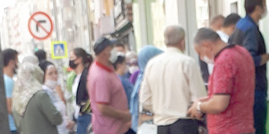 Korona virüs umurlarında değil!