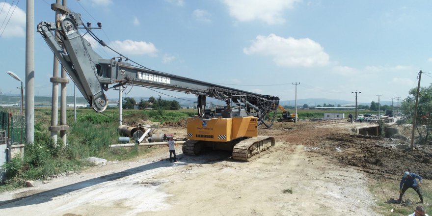 Eskiyen köprü genişleyerek yenileniyor