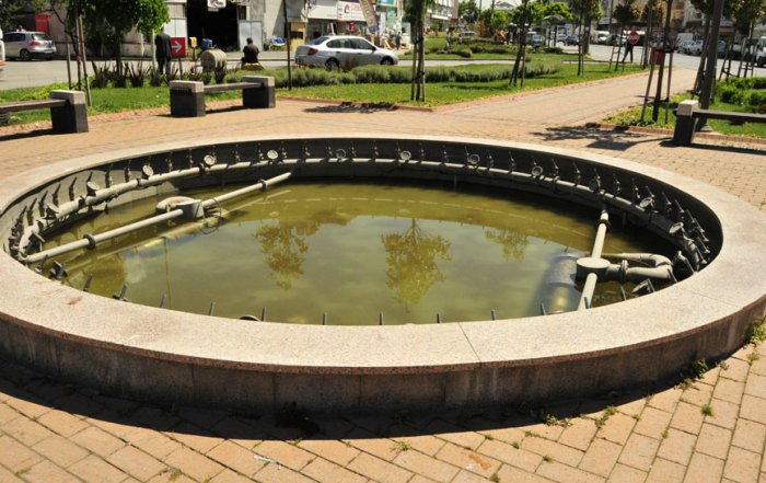 “Süs havuzları kir içinde”