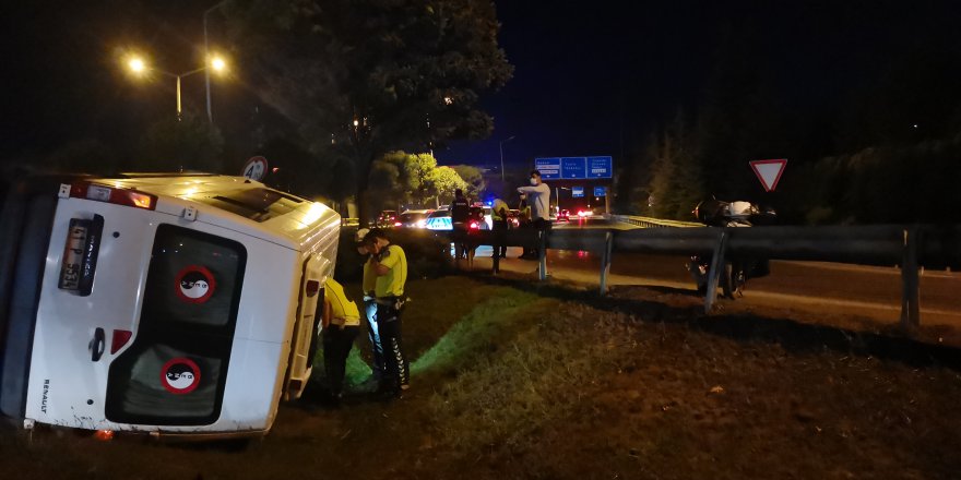 Gebze'de minibüs devrildi: 6 yaralı