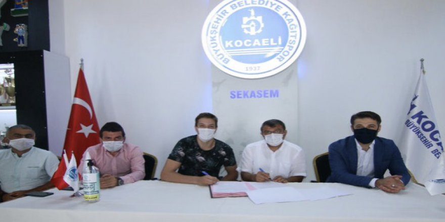 Kağıtspor voleybolda imzalar atıldı