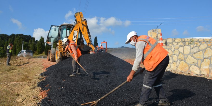 İzmit Belediyesinden asfalt yol çalışması