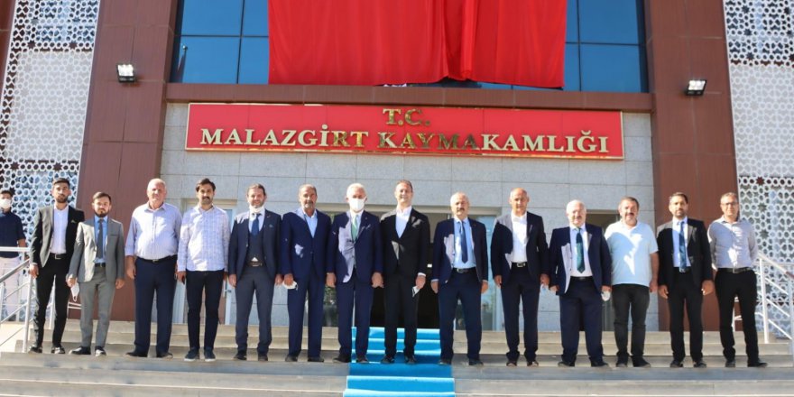 Başkan Büyükgöz’den Malazgirt ziyaretleri