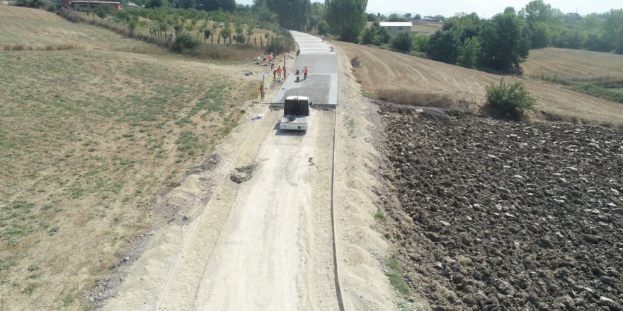 Köy yollarında çalışmalar sürüyor