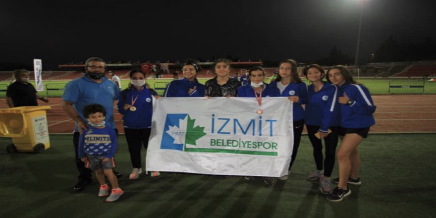 Kızlar  dereceyle döndü