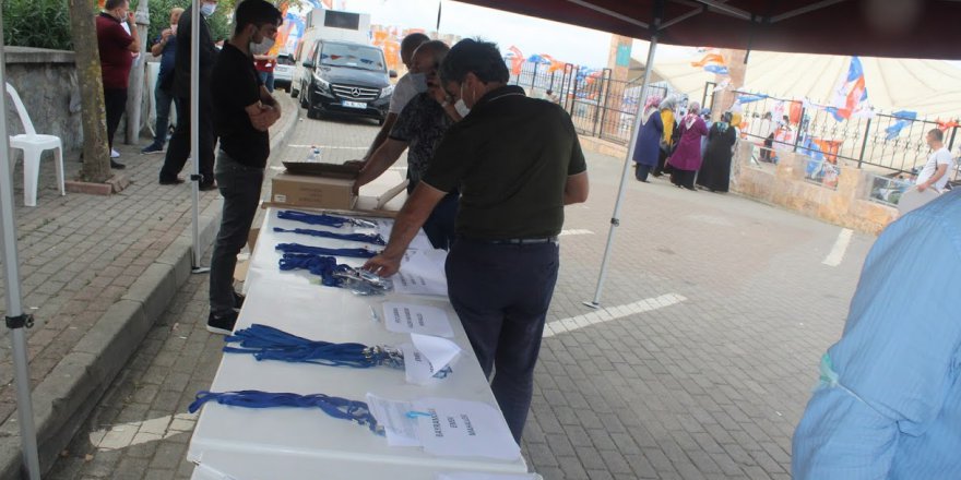 AKP Darıca’da gelmeyenlerin kartları masada kaldı!