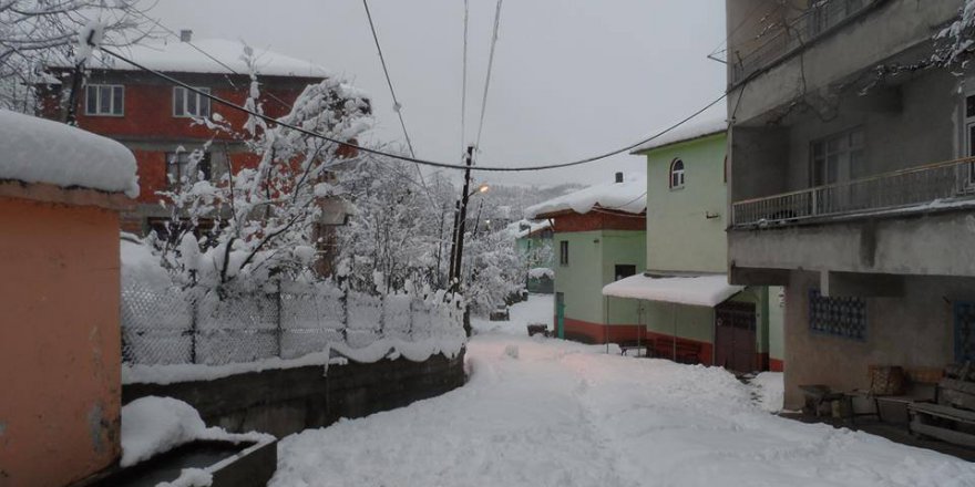 ZONGULDAK DEVREK KOMŞULAR’DA 12 EYLÜL: İLK KİTAPLARI SAKLADIK