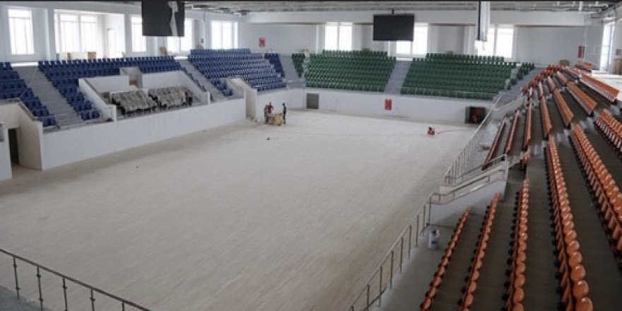 Spor Salonu’nda çalışmalar hızla devam ediyor