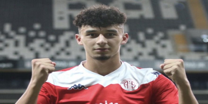 Gökdeniz resitali başladı