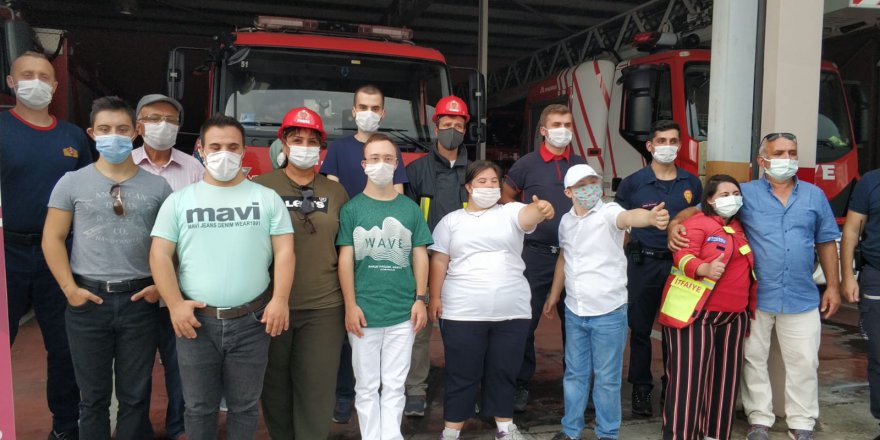 Down sendromlu çocuklar  İtfaiyeciler Haftasını kutladı