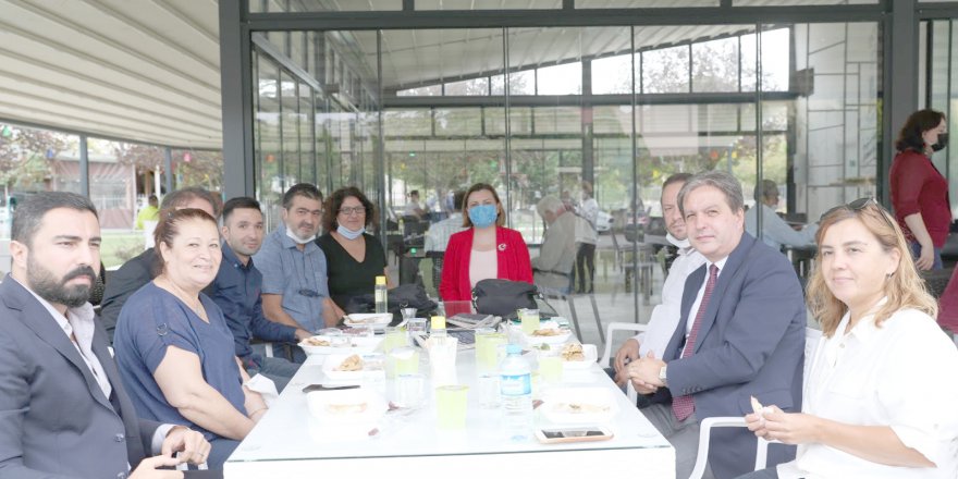 Hürriyet’in ikramıyla İzmitliler  Mancarlı Pidenin tadına vardı