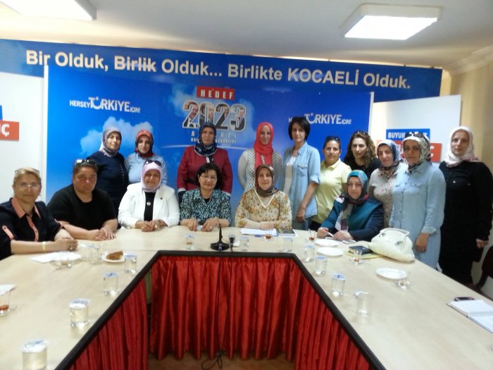 AK Kadınlarda teşkilat başkanları toplandı