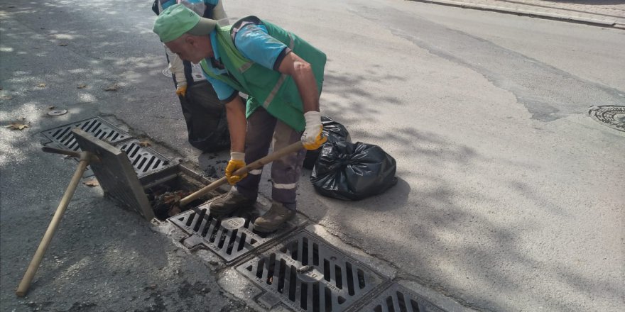 Yağışlara karşı menfez  ve mazgal temizliği