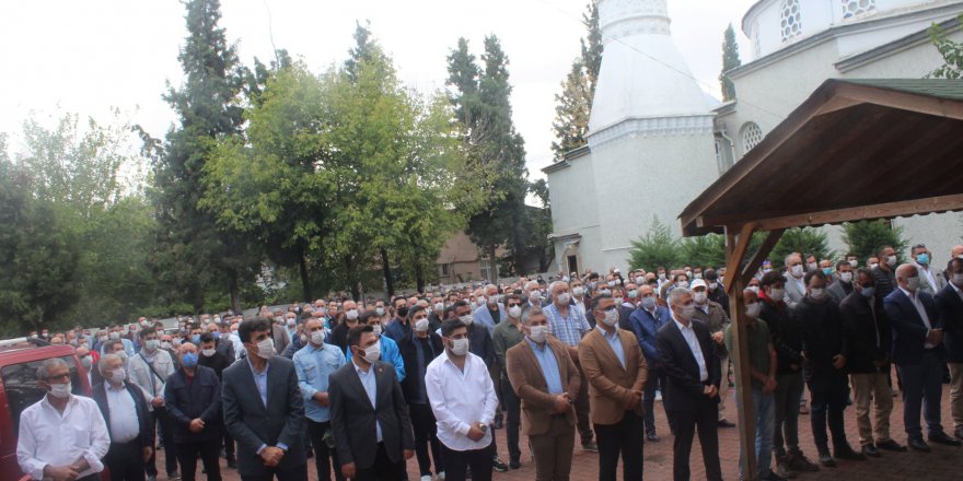 Son yolculuğu da hayatı gibi rengarenk oldu