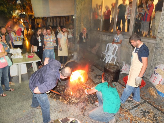 Çınarlık Meydanı’nda Raku Ateşi