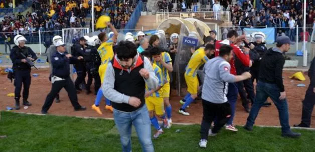 Siirt derbisinde olay: 14 yaralı