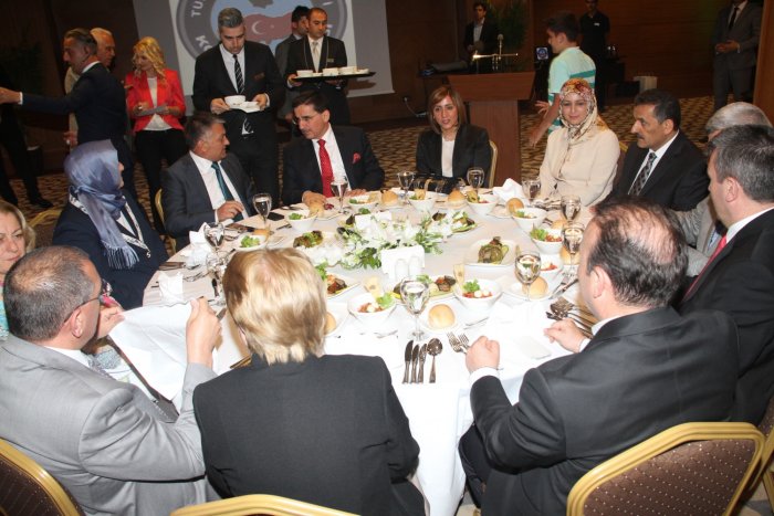 Topaca’dan, Yazıcı ve Kaymak’a veda yemeği