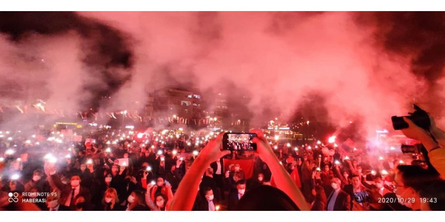 İYİ Parti Kocaeli'den meşaleli  cumhuriyet yürüyüşü