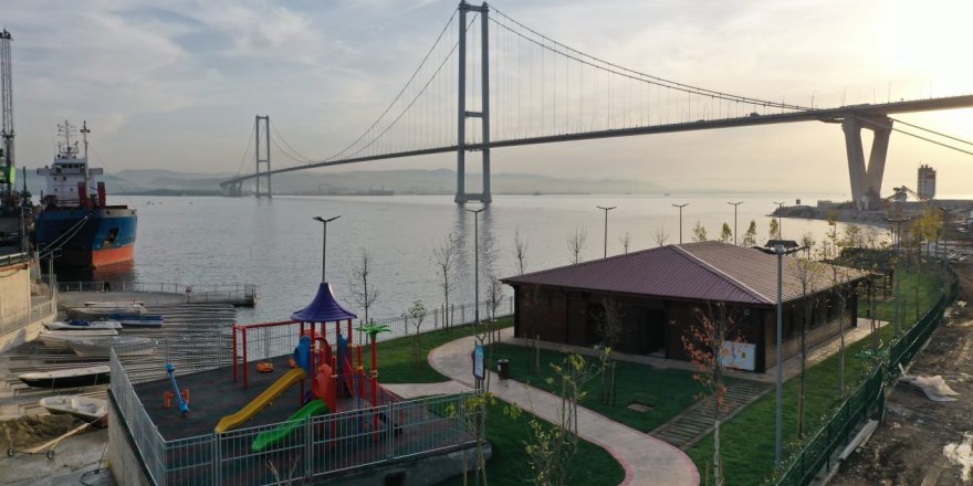 Osmangazi Köprüsü  manzaralı sahil parkı